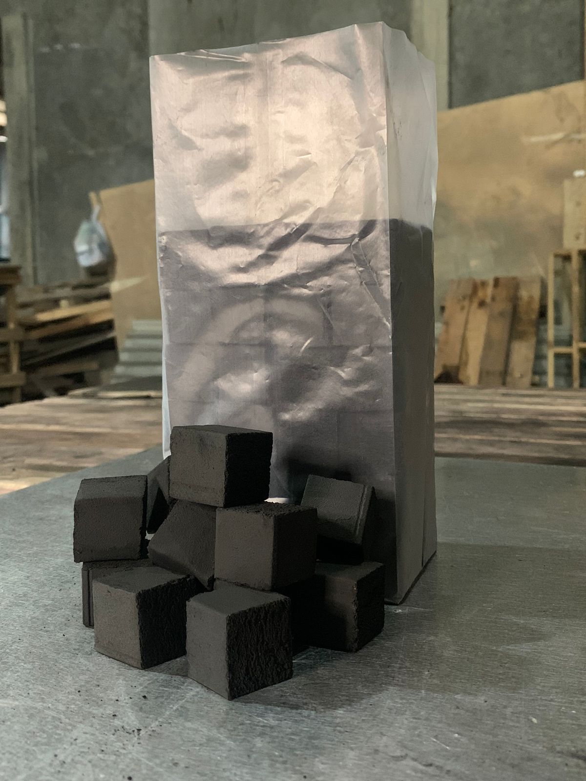 charcoal briquettes (charcoal briquettes)